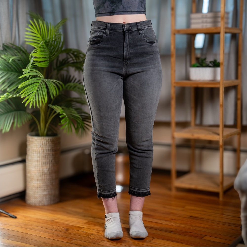 BDG Gray Cropped Ankle Jeans